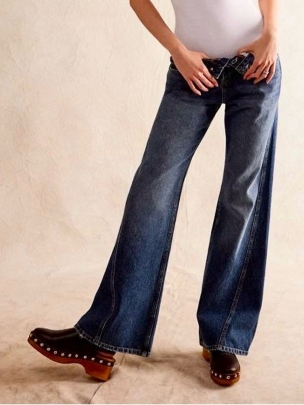 The Free People x We The Free Expert Advice Flare jeans
Size 29